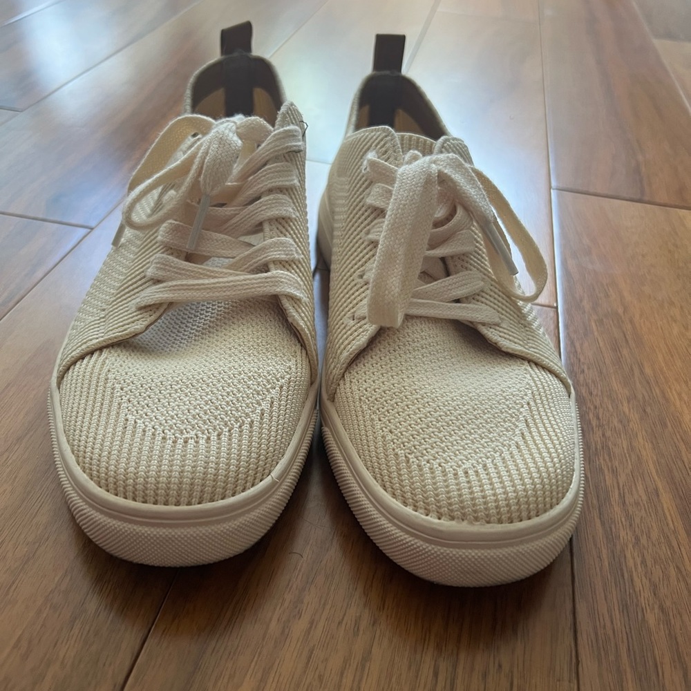 Lucky Brand tan camel soft sneakers Size 9